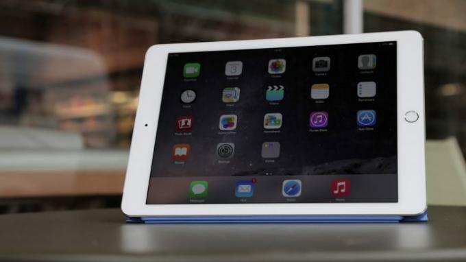 Recensione iPad Air 2: su un tavolino