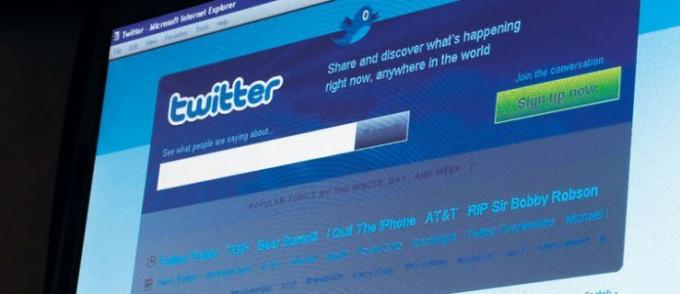Medstifter slutter sig igen til Twitter i lederskabsblanding