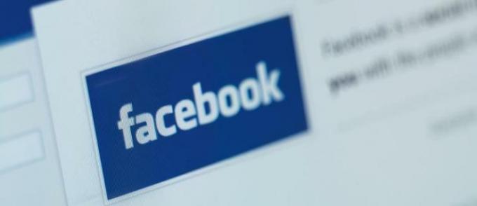 Chce Microsoft získať podiel na Facebooku?