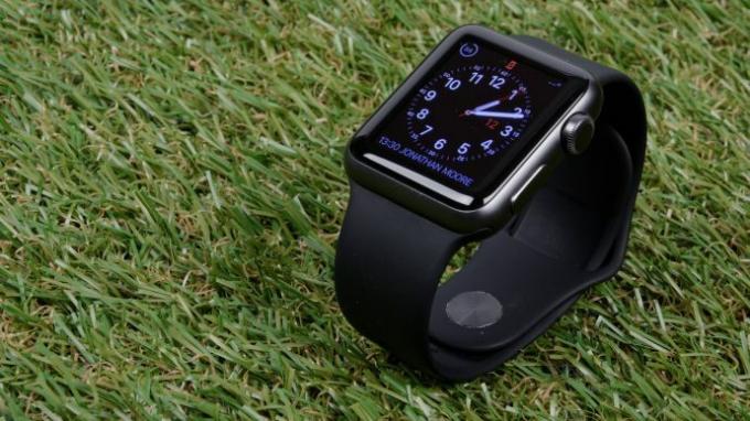 Обзор Apple Watch – вид в три четверти