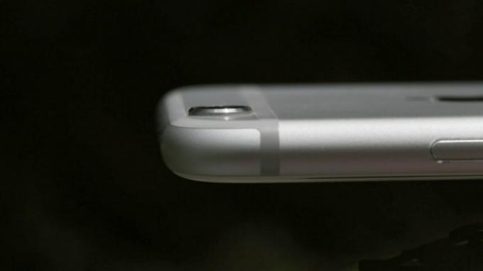 Apple iPhone 6 검토: 카메라 험프 클로즈업