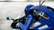 Urmărește acest robot Yamaha călătorește pe o motocicletă mai repede decât poți