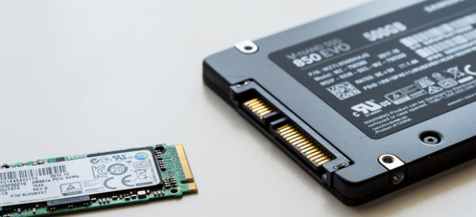 Cum se instalează un al doilea SSD pe un desktop sau laptop