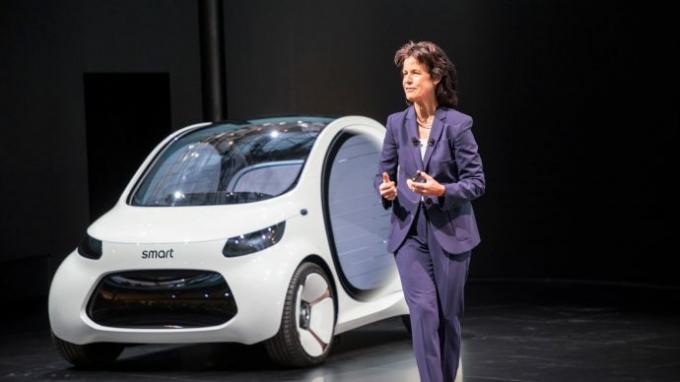 smart_city_car_future_ev_tech_6