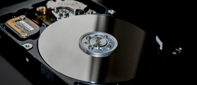 Cum să verificați ratele RPM pe hard disk