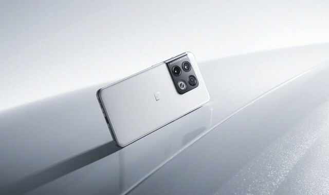 Uvedenie OnePlus 10 Pro Panda White Extreme Edition